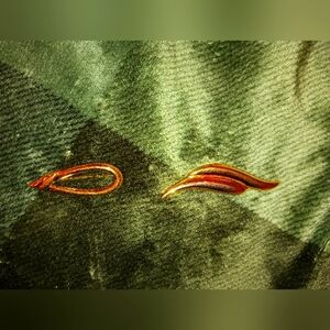 2 Vintage Brooches